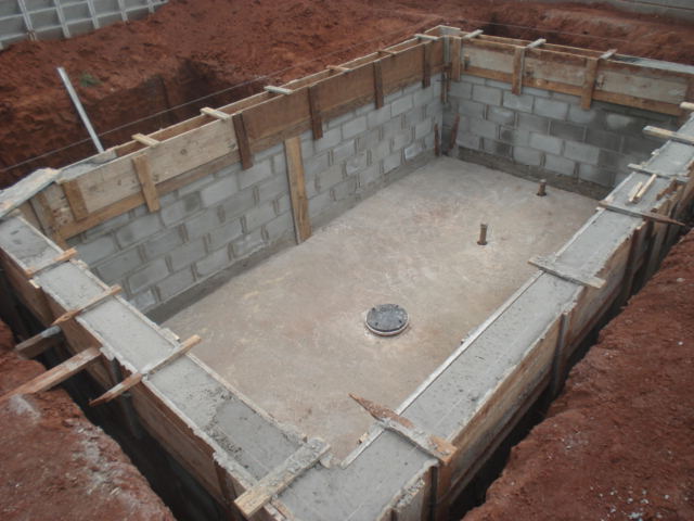Construção de piscina em alvenaria estrutural