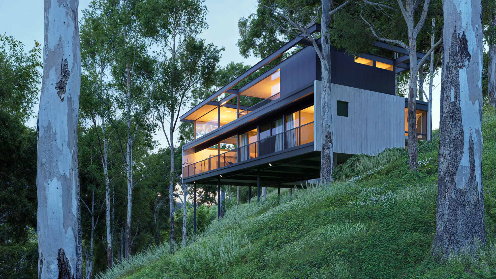 casa-suspensa-fachada-metal-concreto-03 Casa estrutura metálica Jundiaí Capital ville 40